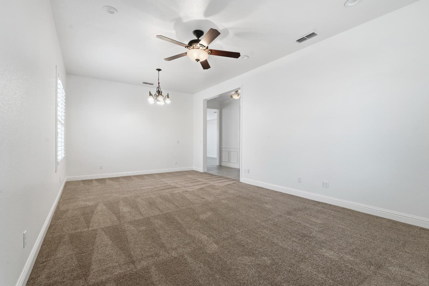 2472 Ashbridge Ln, Manteca, CA 95336