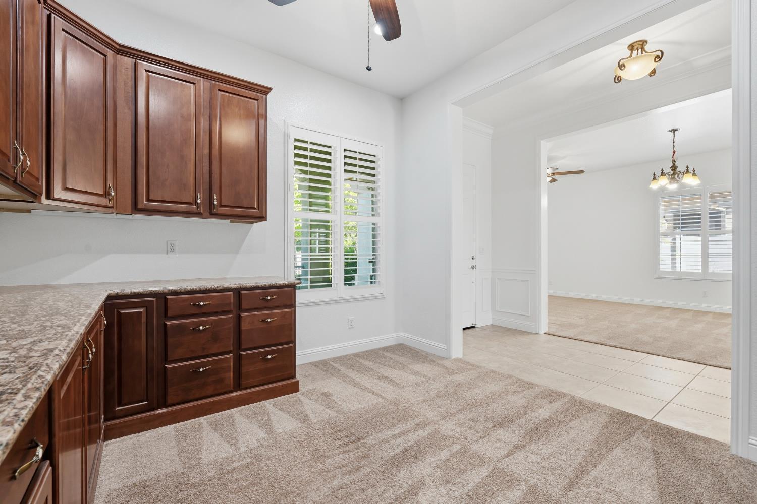 2472 Ashbridge Ln, Manteca, CA 95336