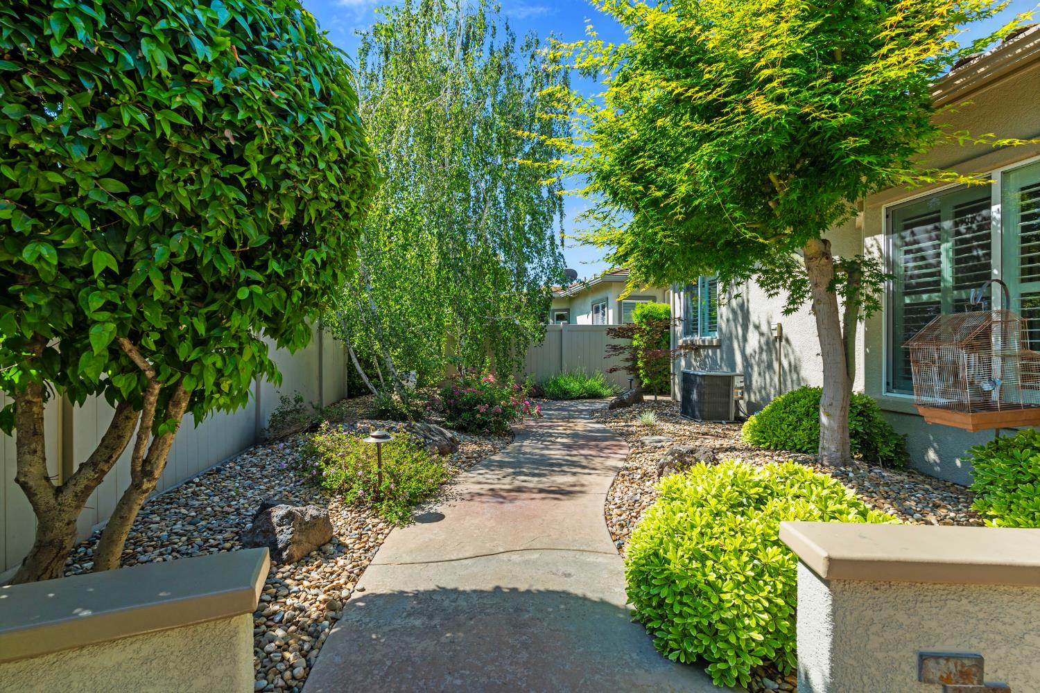 2472 Ashbridge Ln, Manteca, CA 95336