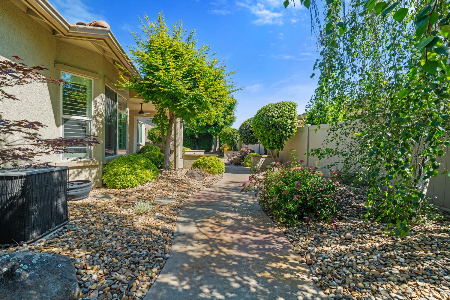 2472 Ashbridge Ln, Manteca, CA 95336