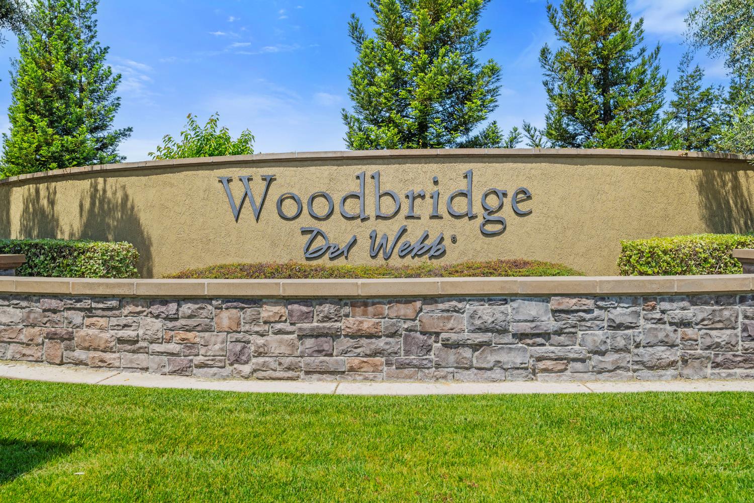 2472 Ashbridge Ln, Manteca, CA 95336