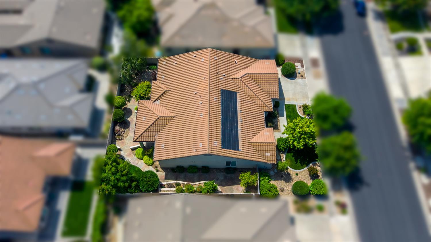 2472 Ashbridge Ln, Manteca, CA 95336