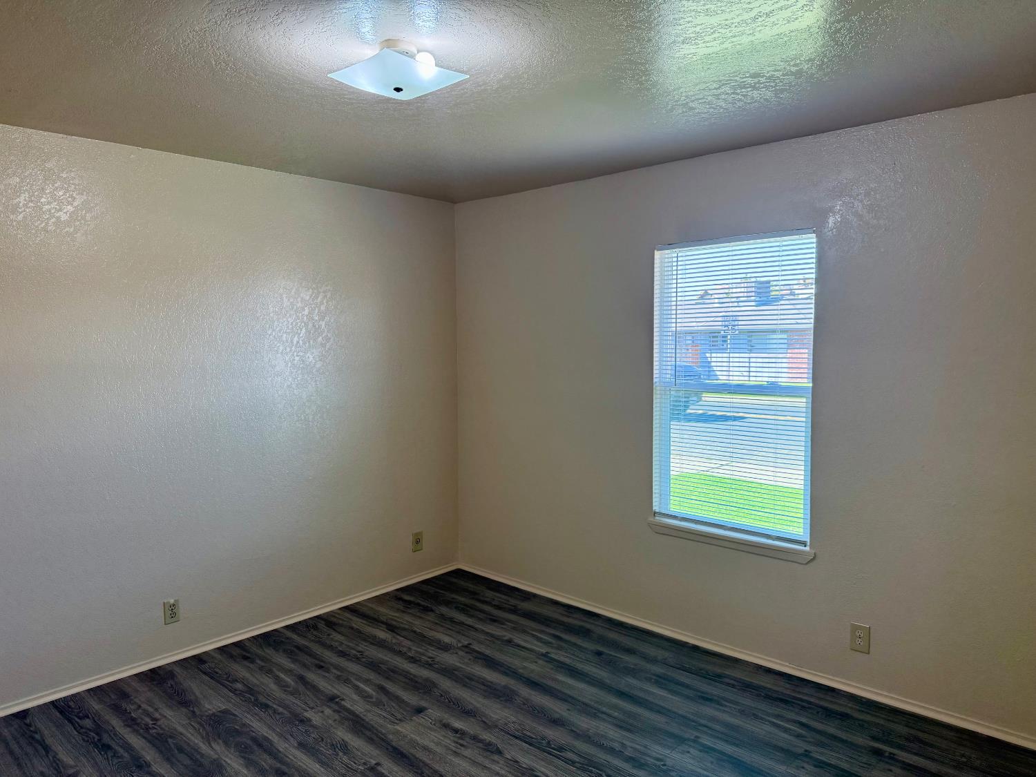 290 Northwoods Ave, Manteca, CA 95336