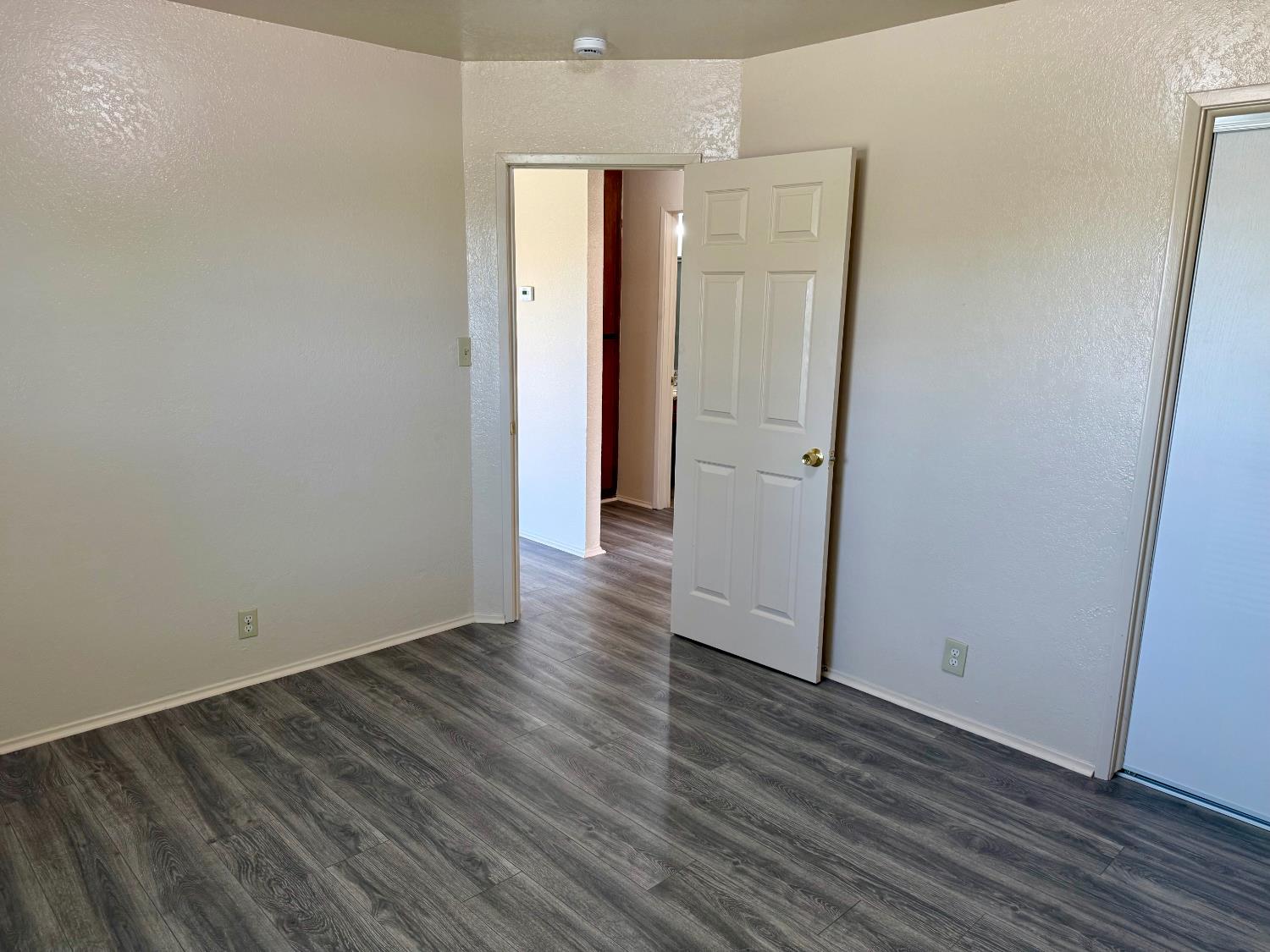 290 Northwoods Ave, Manteca, CA 95336