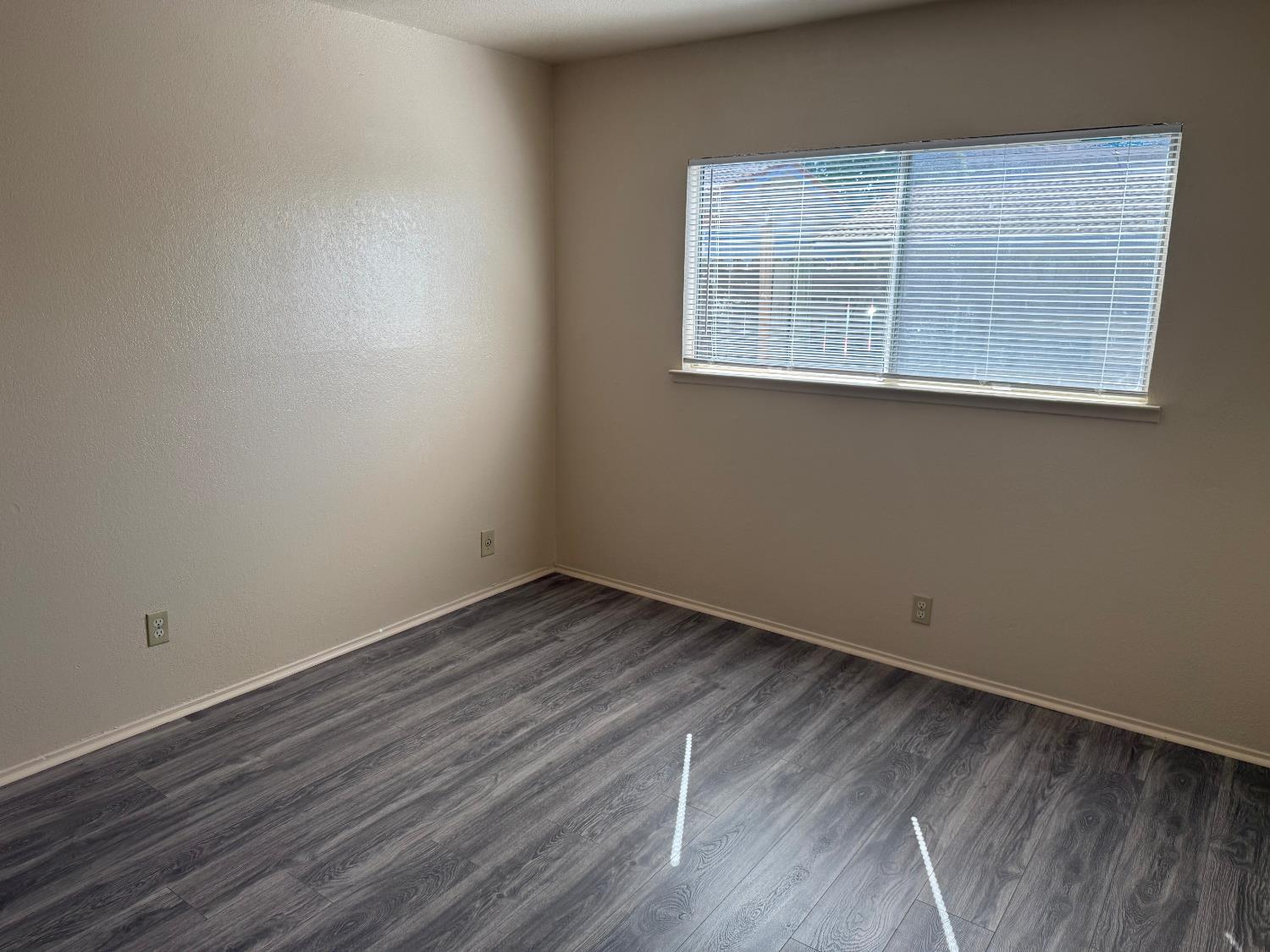 290 Northwoods Ave, Manteca, CA 95336