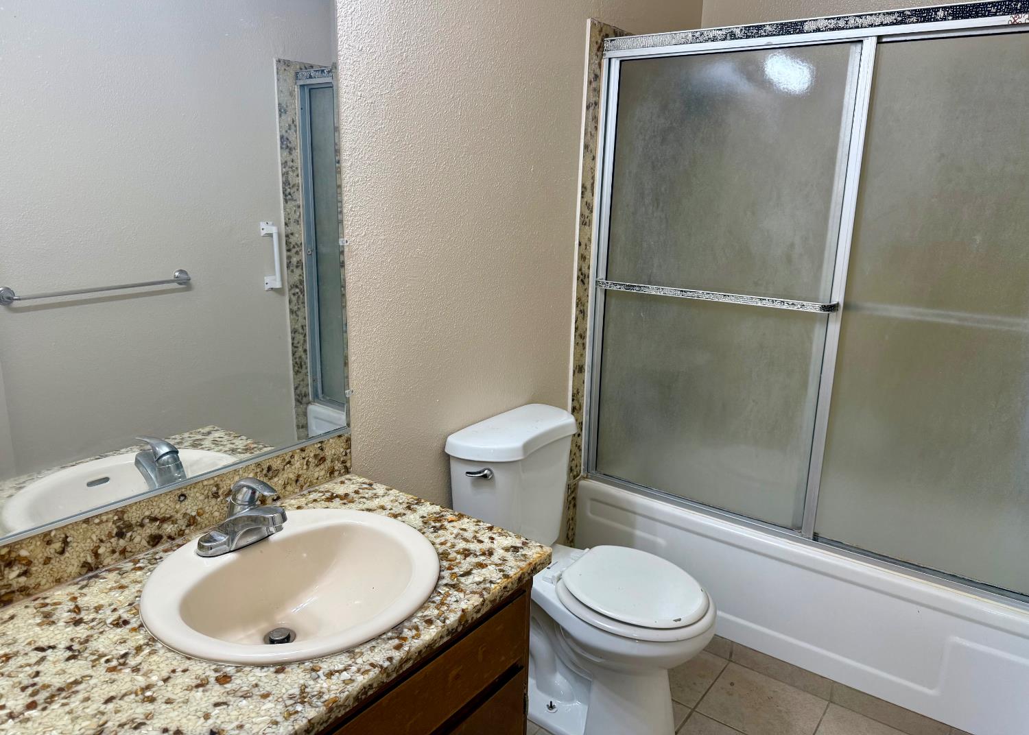 290 Northwoods Ave, Manteca, CA 95336
