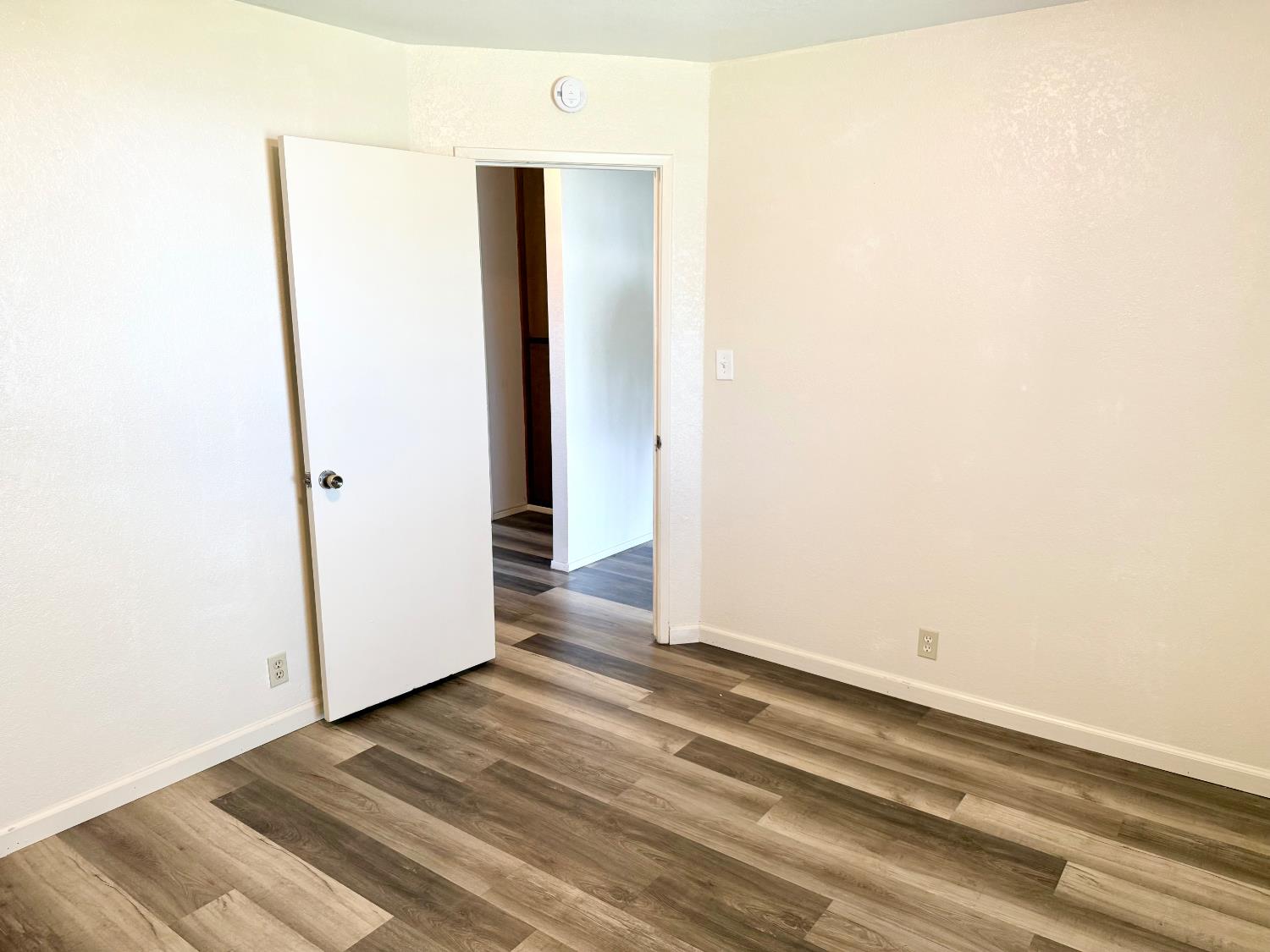 290 Northwoods Ave, Manteca, CA 95336