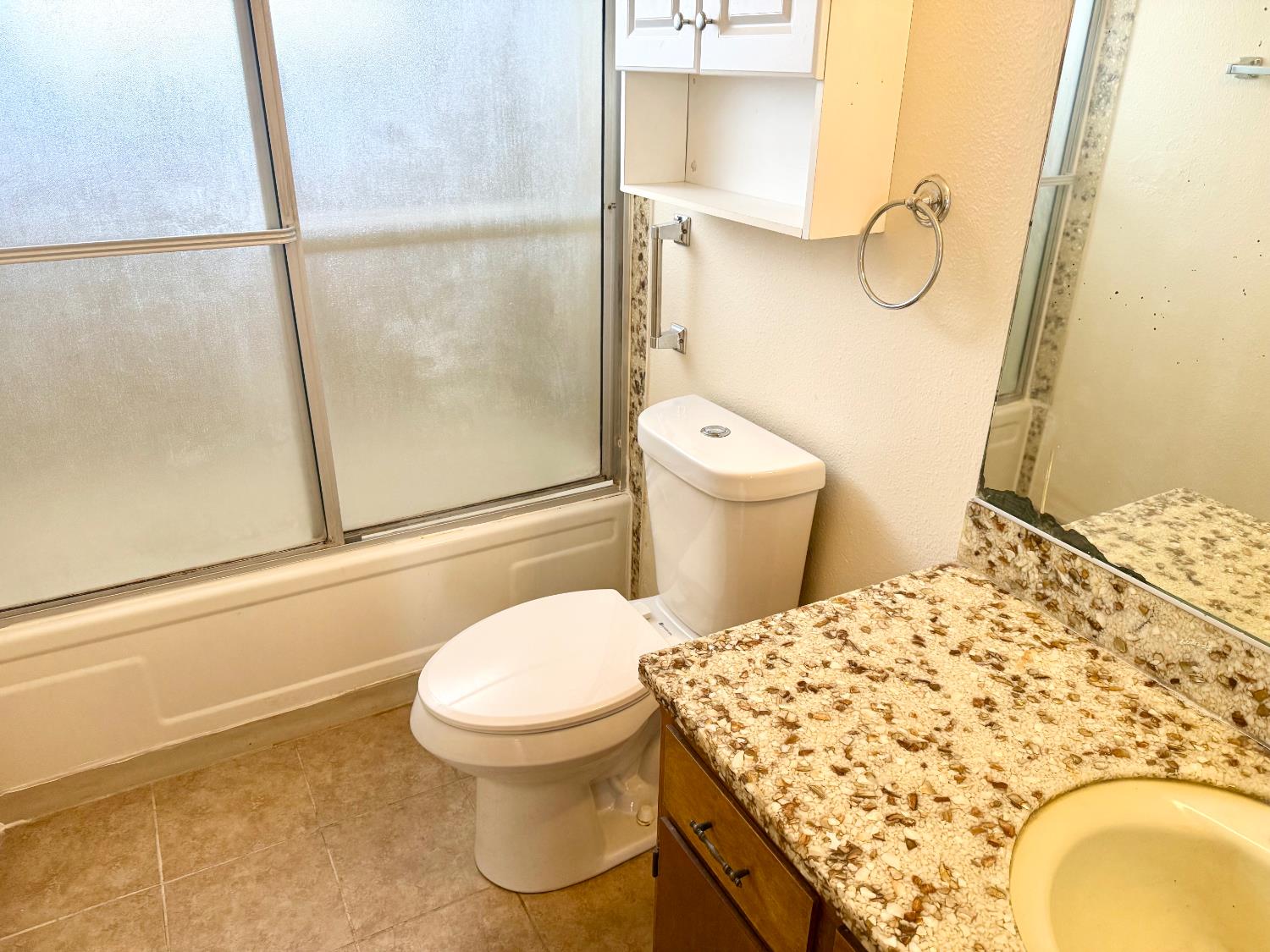 290 Northwoods Ave, Manteca, CA 95336