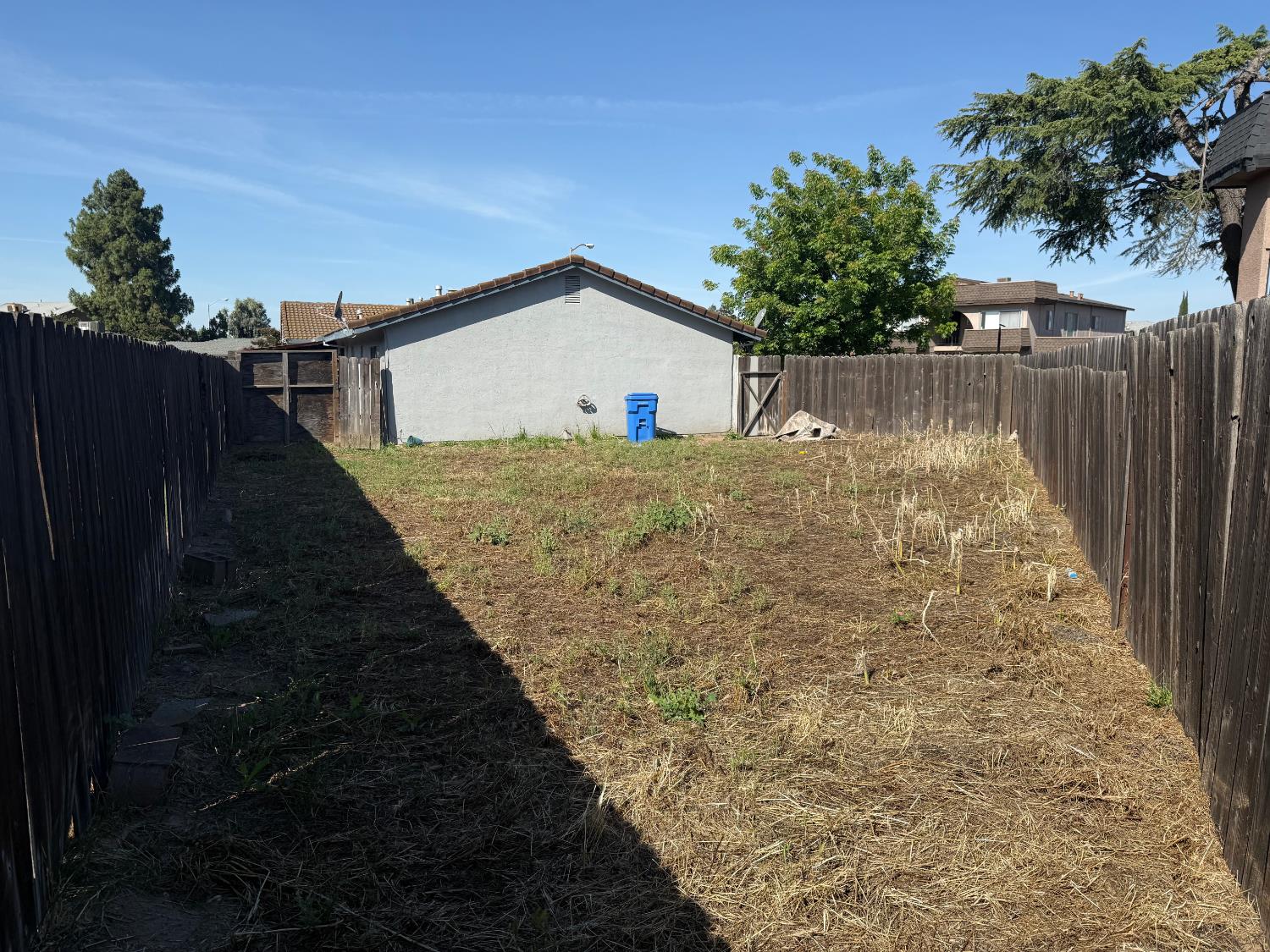 290 Northwoods Ave, Manteca, CA 95336