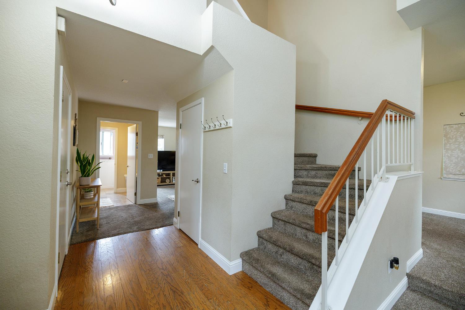 1012 Arroyo Hondo Pl, Modesto, CA 95358
