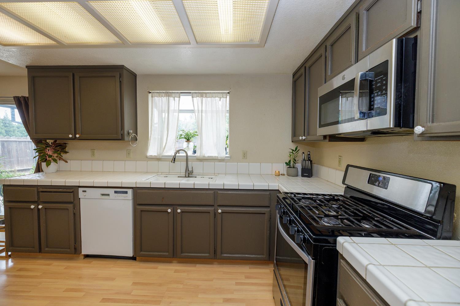 1012 Arroyo Hondo Pl, Modesto, CA 95358