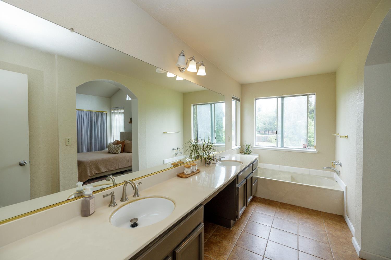 1012 Arroyo Hondo Pl, Modesto, CA 95358