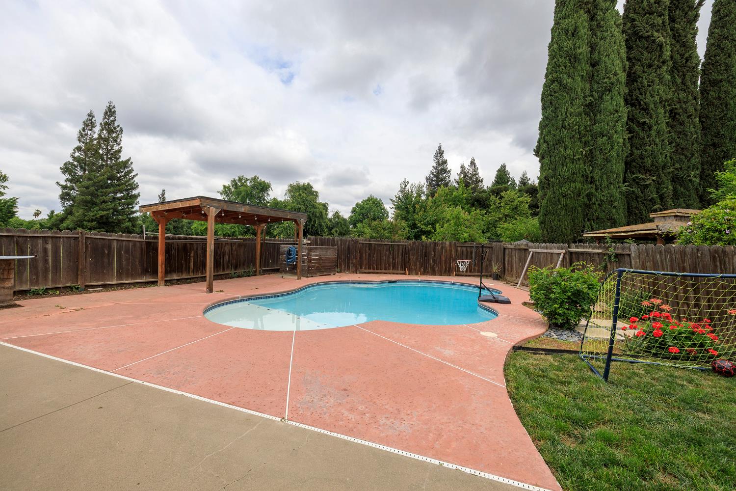 1012 Arroyo Hondo Pl, Modesto, CA 95358