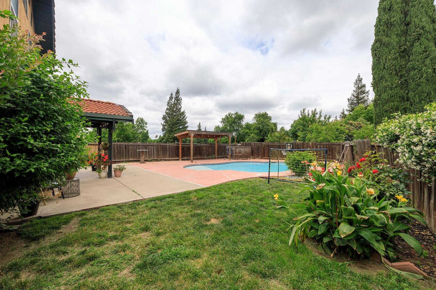 1012 Arroyo Hondo Pl, Modesto, CA 95358
