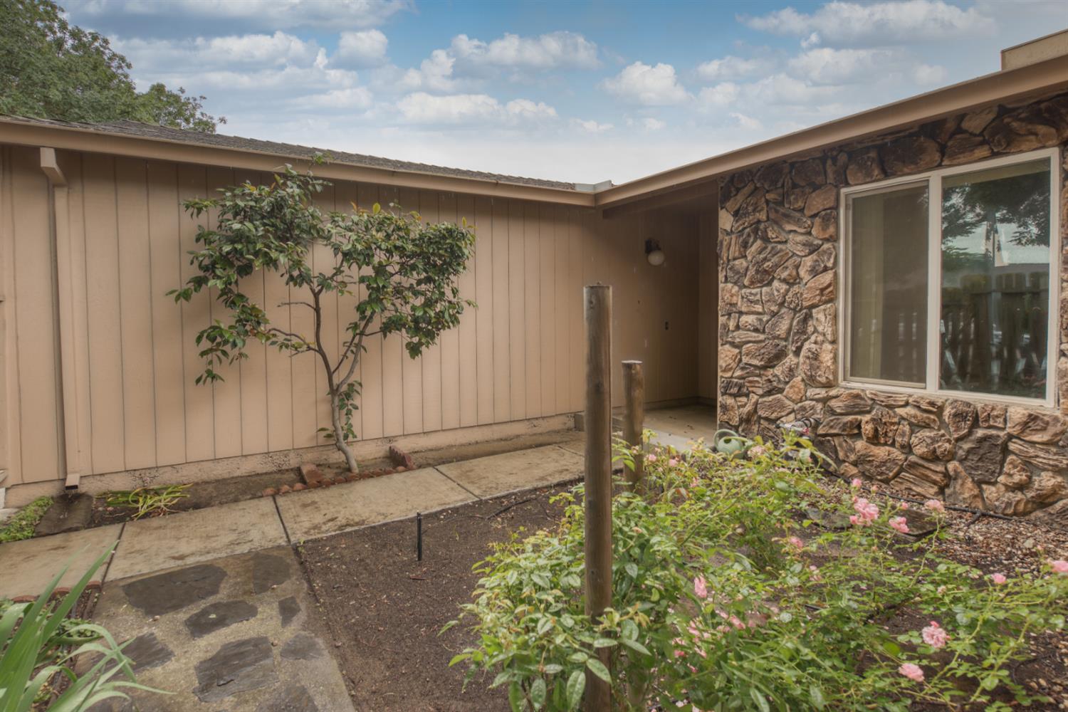 2905 Bateman Ln, Modesto, CA 95354