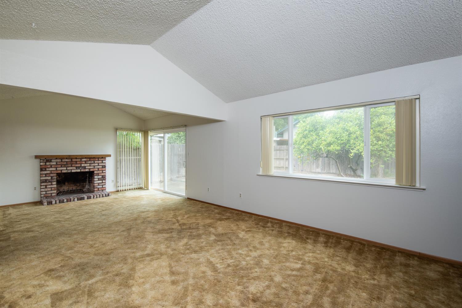 2905 Bateman Ln, Modesto, CA 95354