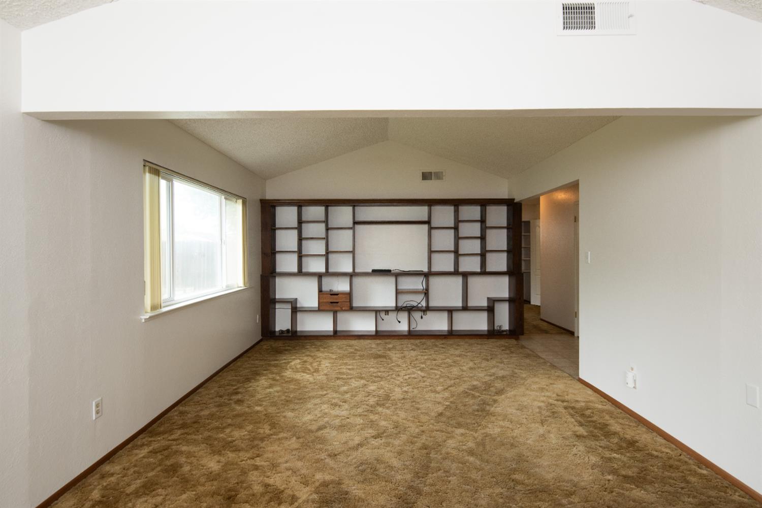 2905 Bateman Ln, Modesto, CA 95354