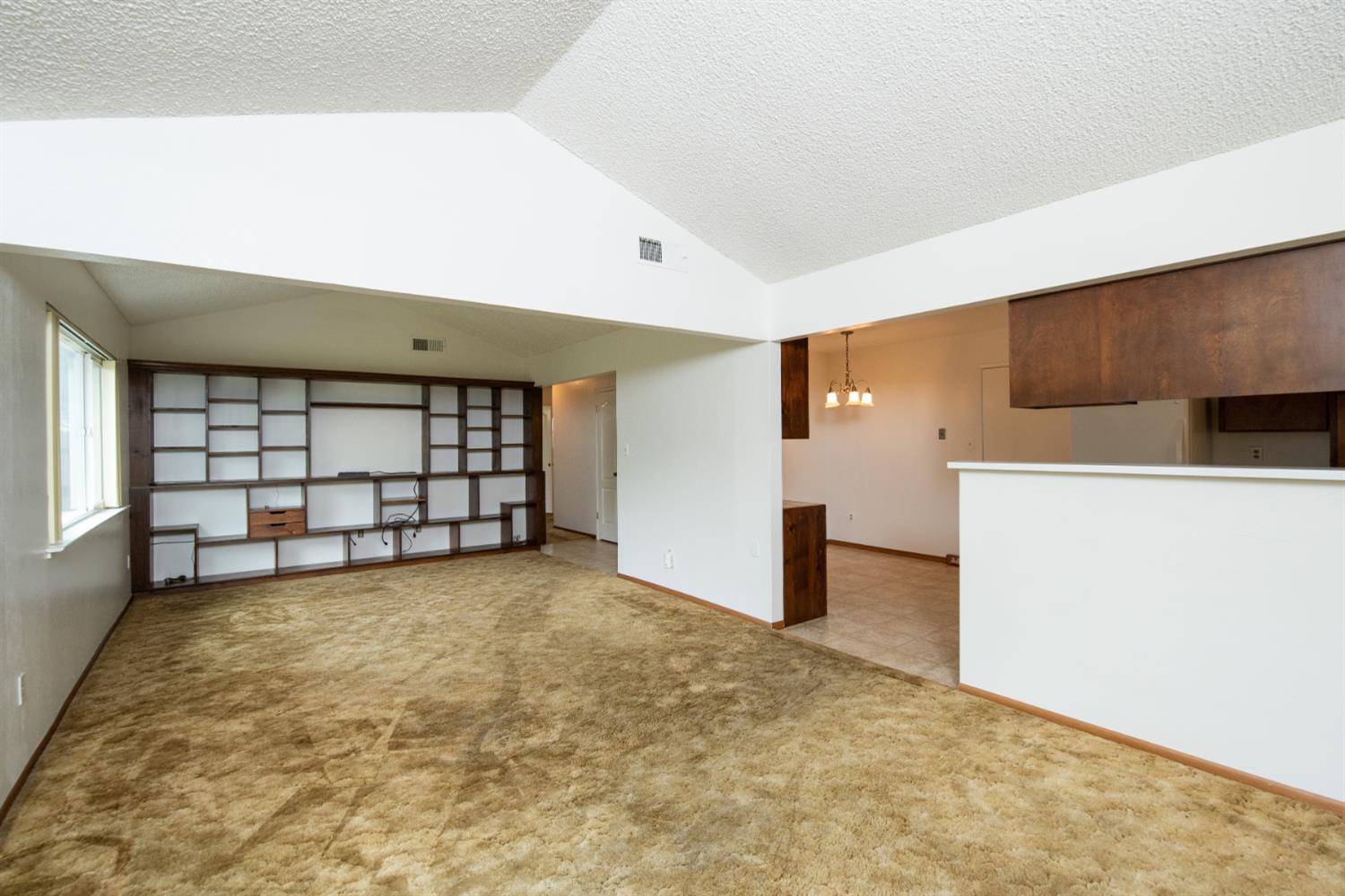 2905 Bateman Ln, Modesto, CA 95354