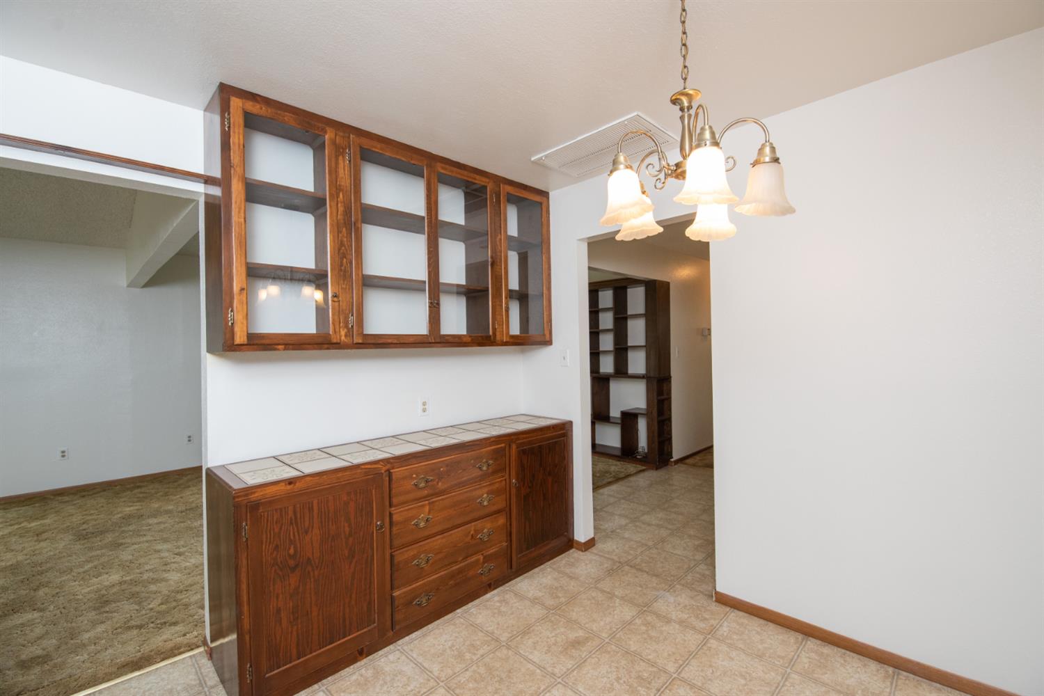 2905 Bateman Ln, Modesto, CA 95354