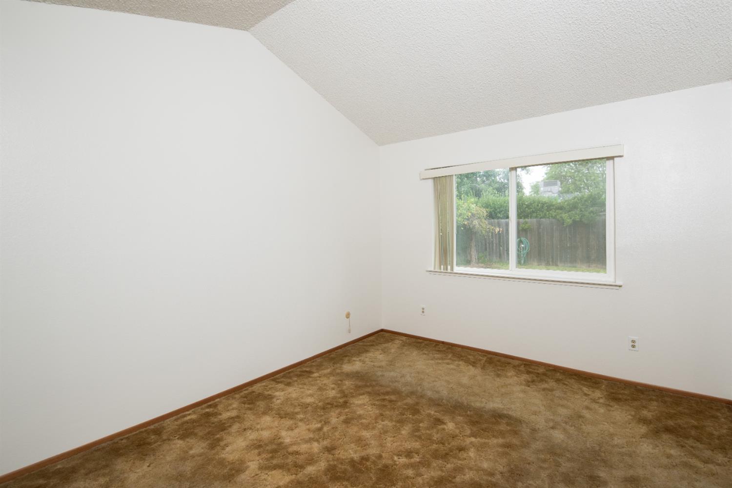 2905 Bateman Ln, Modesto, CA 95354