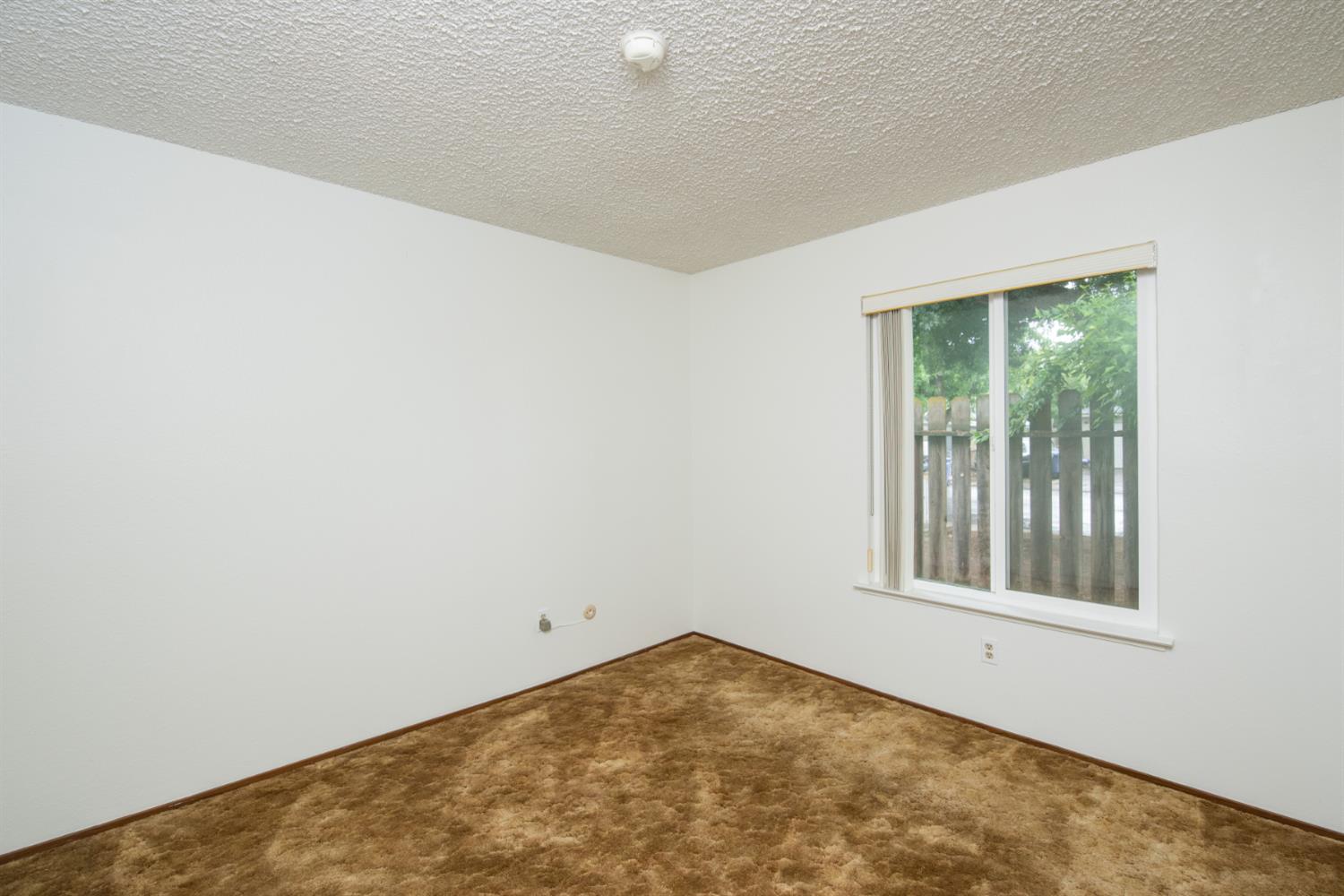 2905 Bateman Ln, Modesto, CA 95354