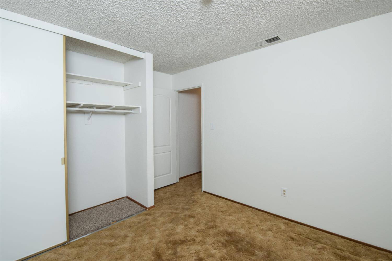 2905 Bateman Ln, Modesto, CA 95354