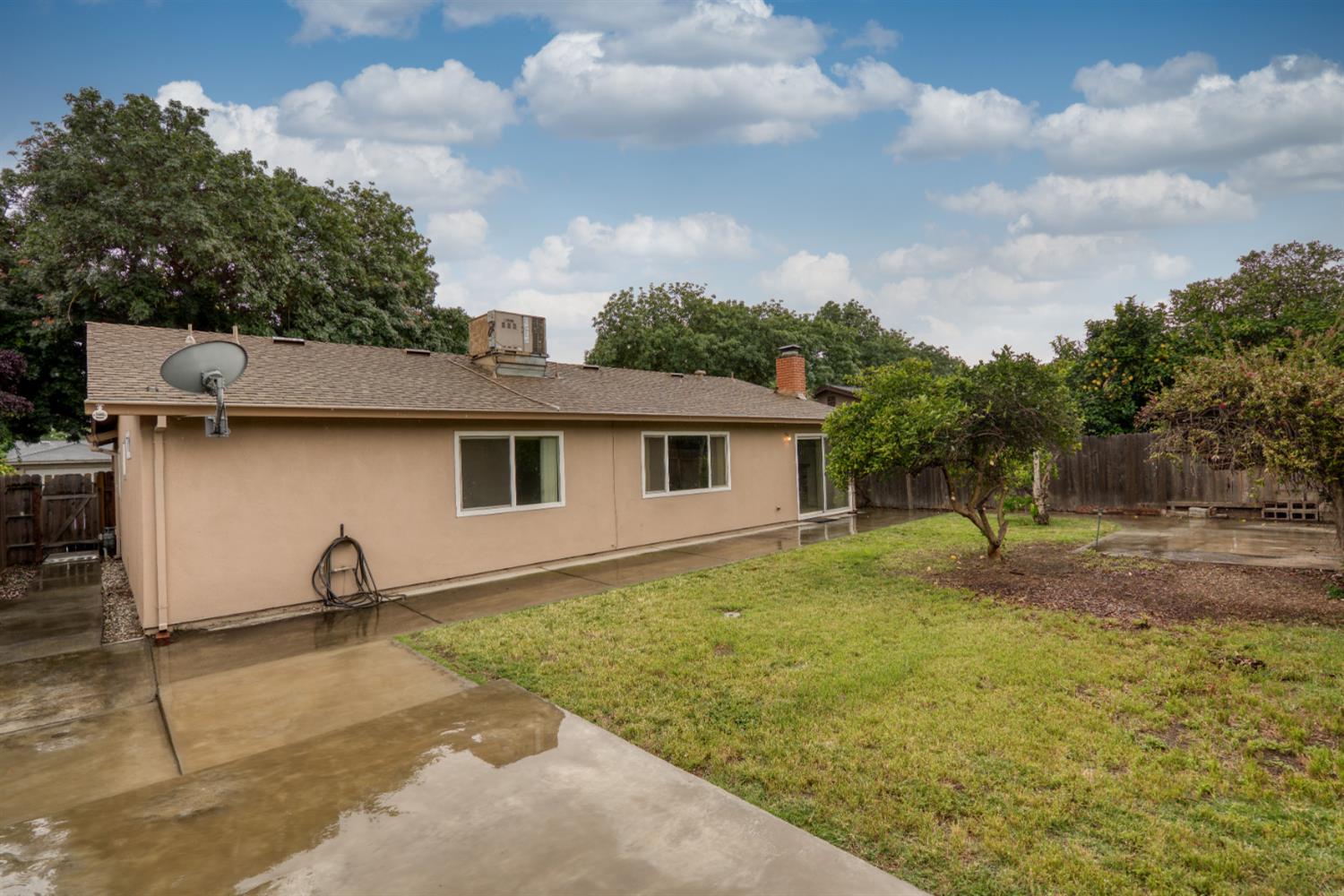 2905 Bateman Ln, Modesto, CA 95354