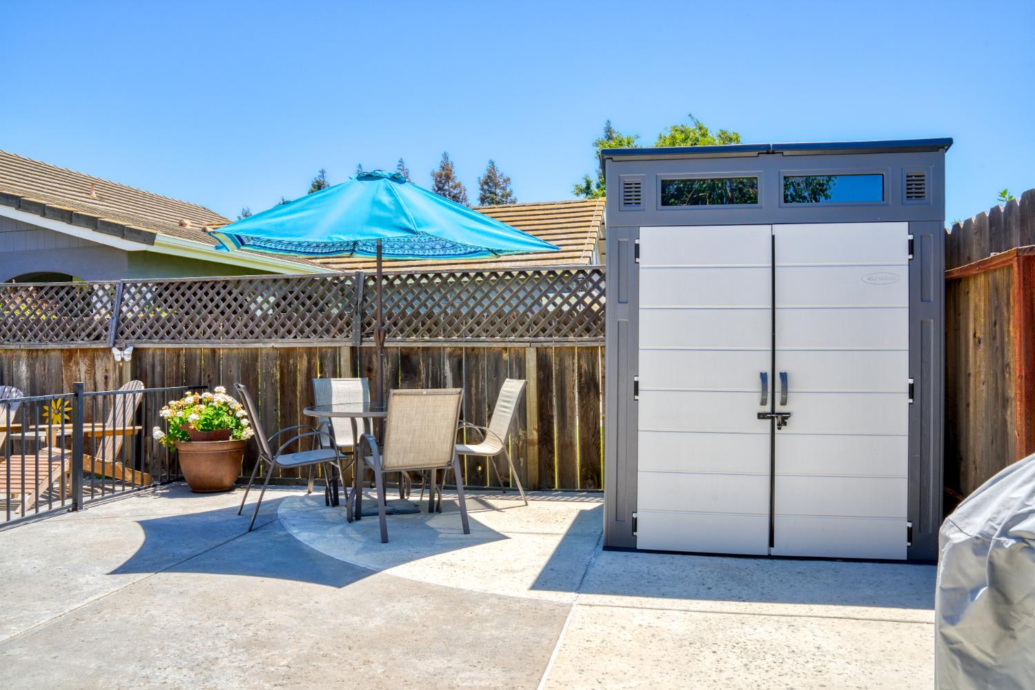 3324 Sleepy Hollow Ln, Modesto, CA 95355