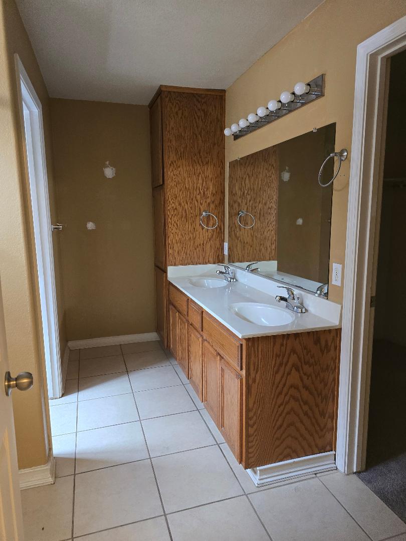 29124 Rio Verde Dr, Gustine, CA 95322