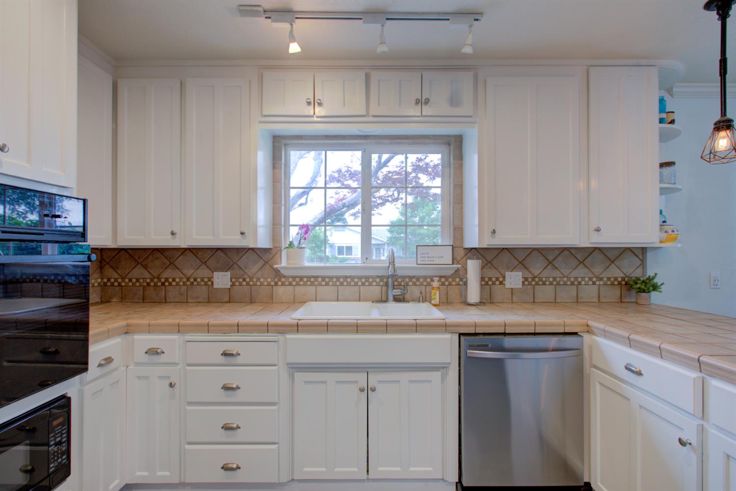 605 Camellia St, Turlock, CA 95380