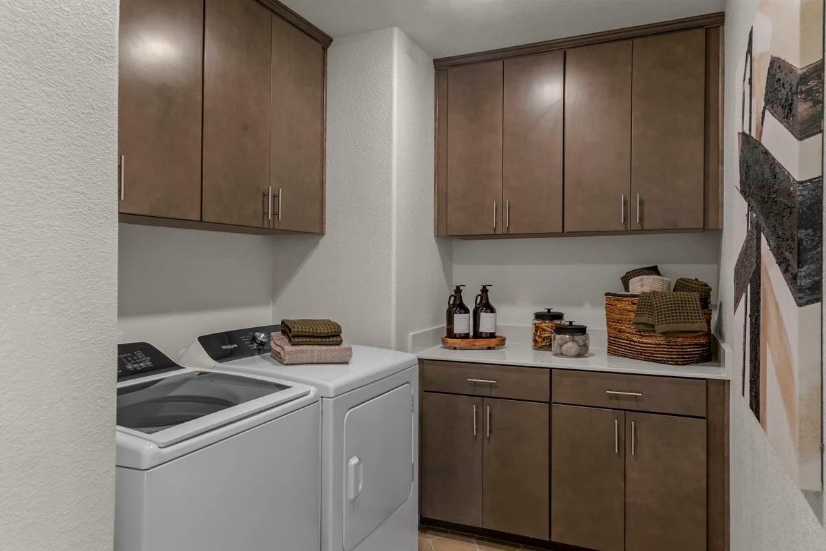 1701 Apiary Way, Hughson, CA 95326