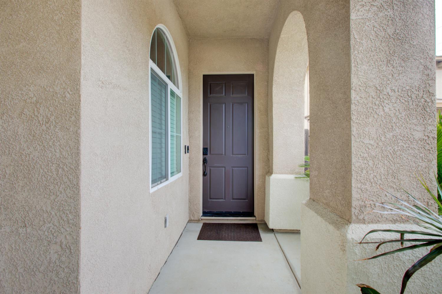 5214 Harness Ct, Riverbank, CA 95367