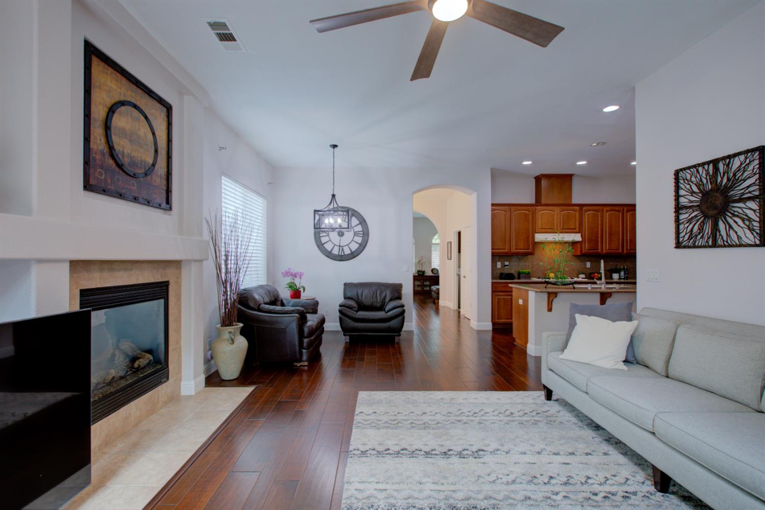 5214 Harness Ct, Riverbank, CA 95367