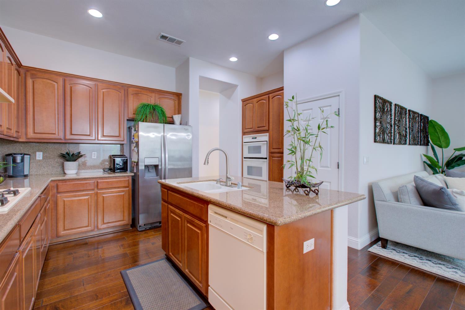 5214 Harness Ct, Riverbank, CA 95367