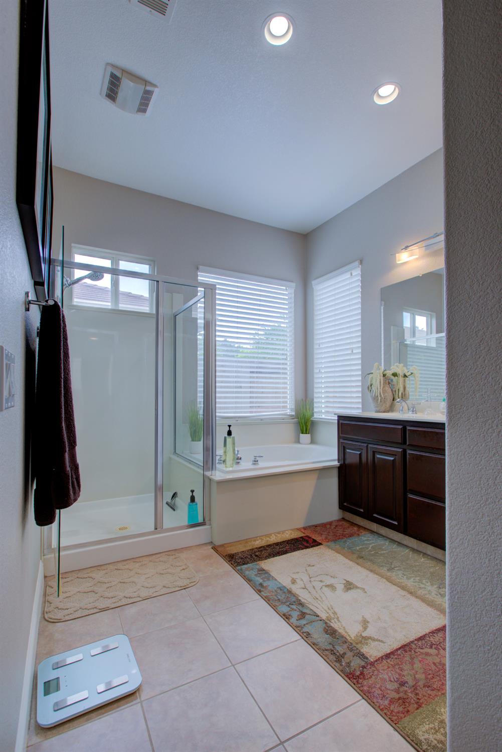 5214 Harness Ct, Riverbank, CA 95367