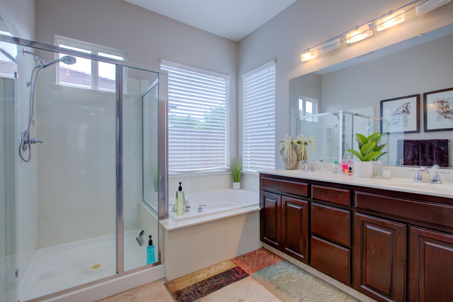 5214 Harness Ct, Riverbank, CA 95367