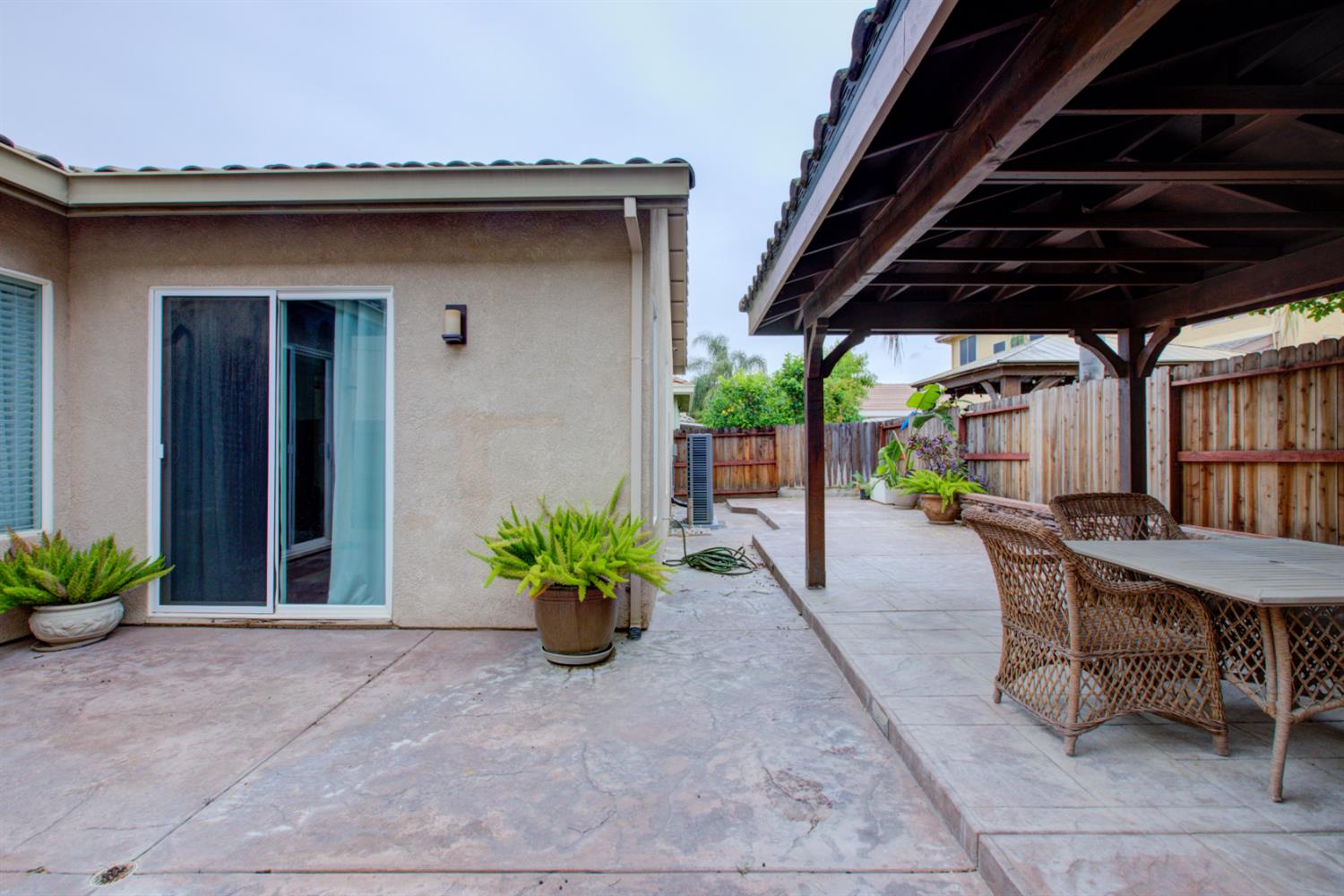 5214 Harness Ct, Riverbank, CA 95367