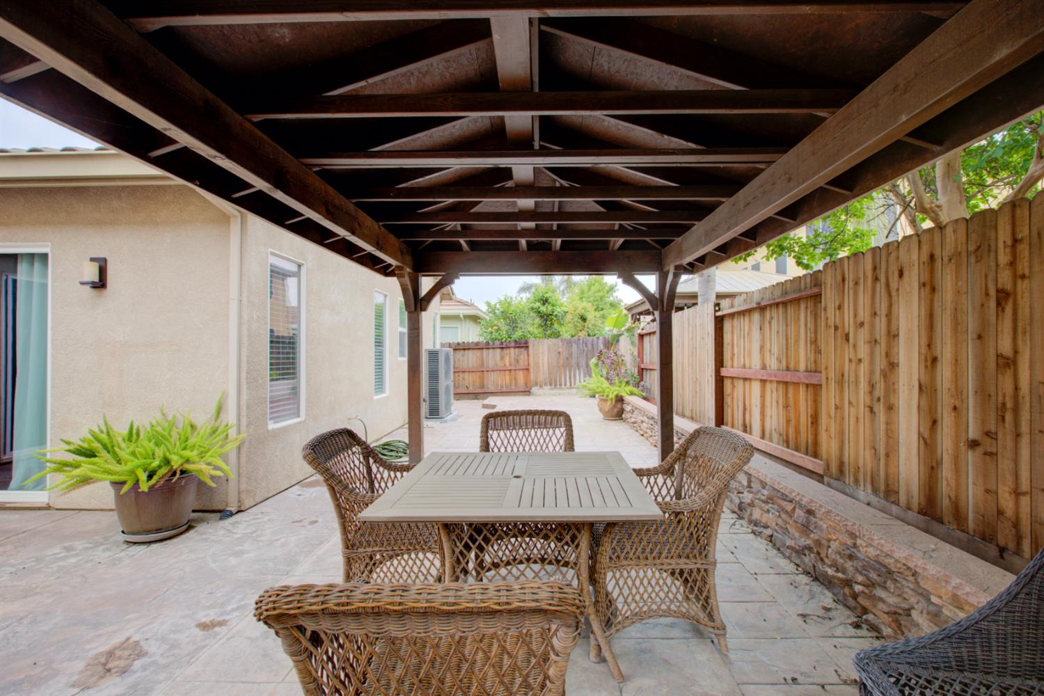 5214 Harness Ct, Riverbank, CA 95367