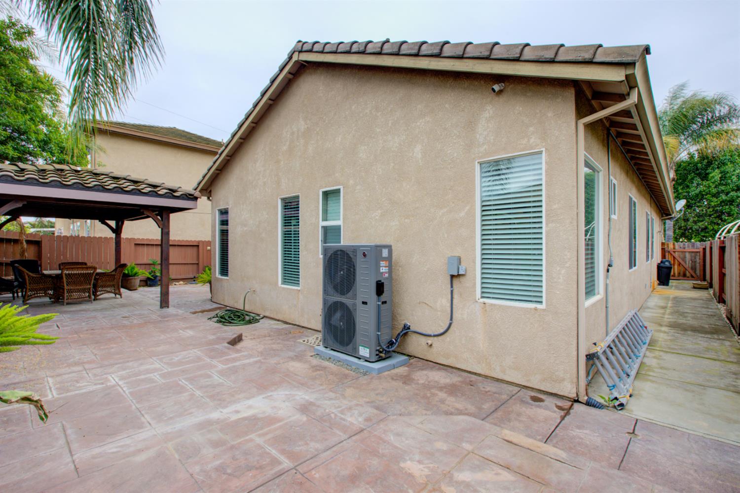 5214 Harness Ct, Riverbank, CA 95367