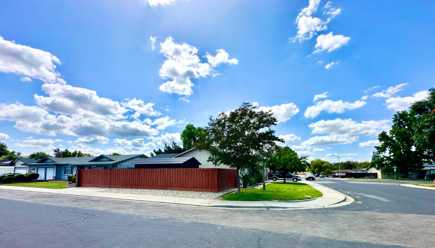 594 Parkwood Dr, Manteca, CA 95336