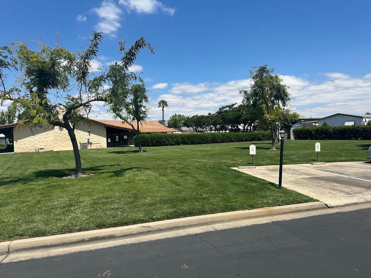 2240 Golden Oak Ln #73, Merced, CA 95341
