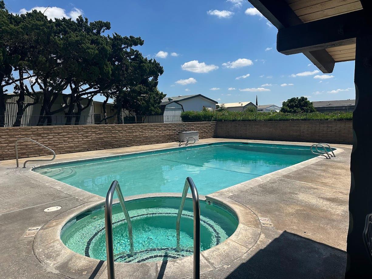 2240 Golden Oak Ln #73, Merced, CA 95341