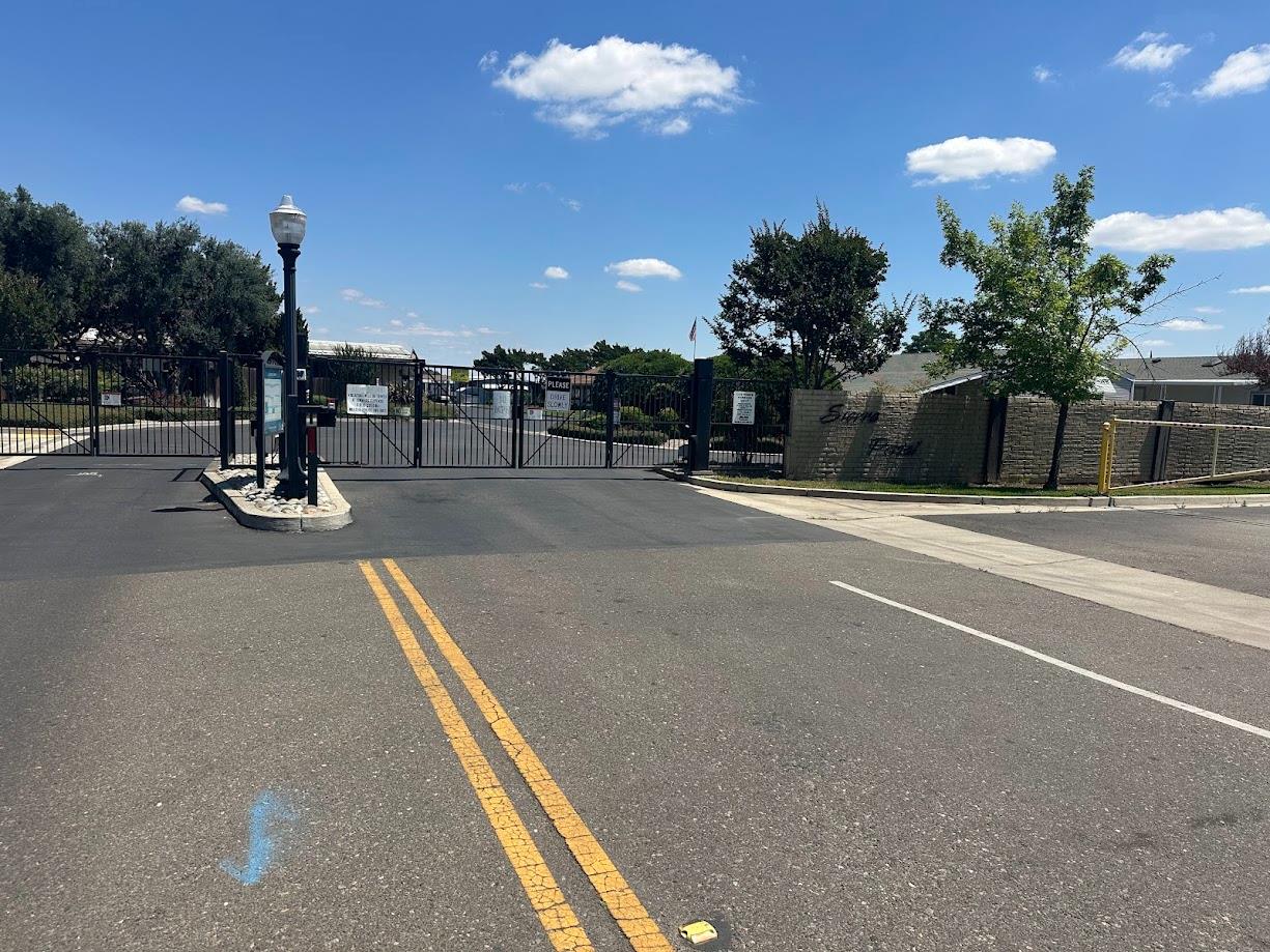2240 Golden Oak Ln #73, Merced, CA 95341