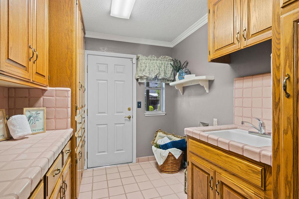 2035 Sconyers Ct, Turlock, CA 95382