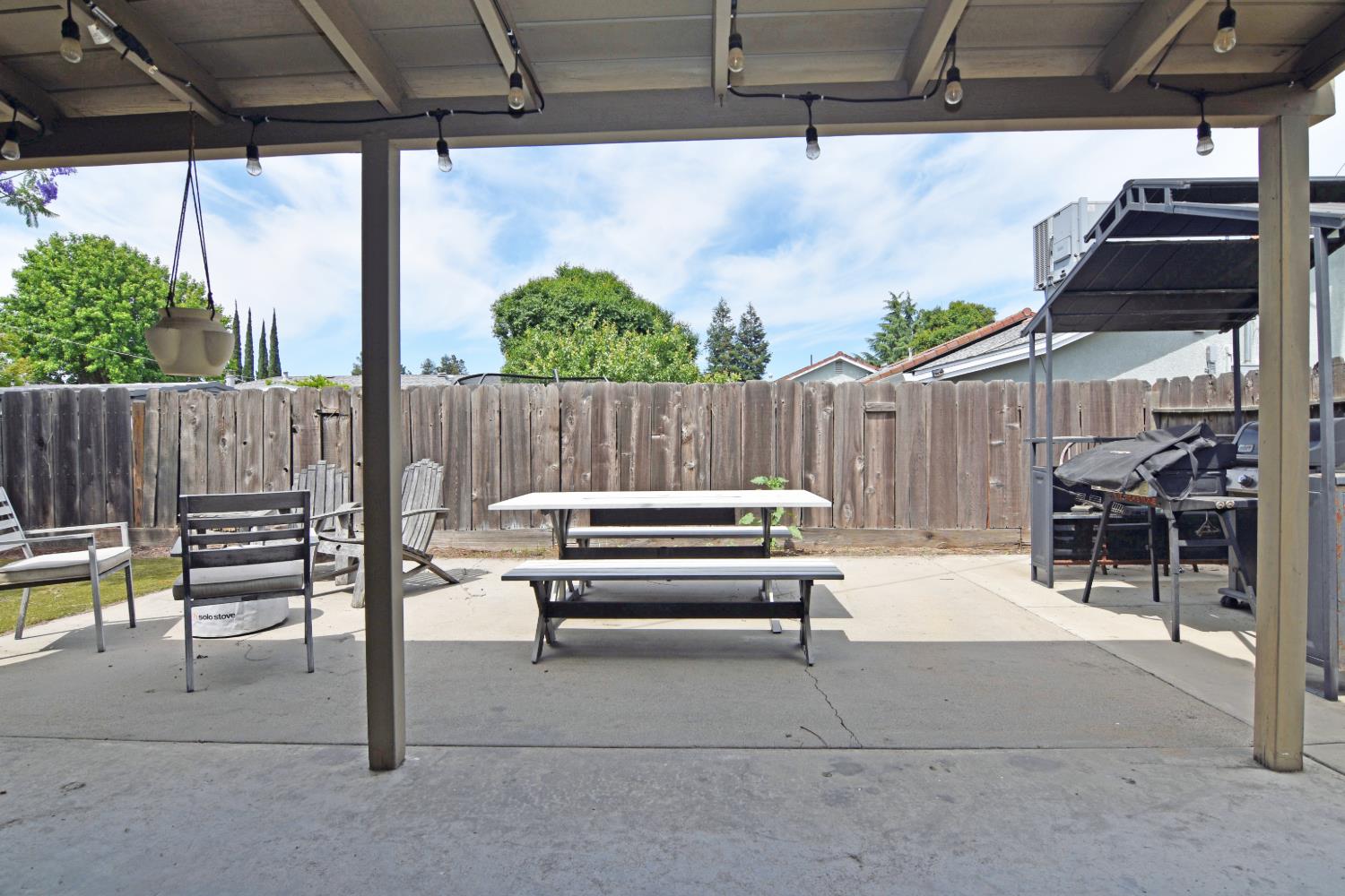 145 Andrews Ct, Turlock, CA 95380