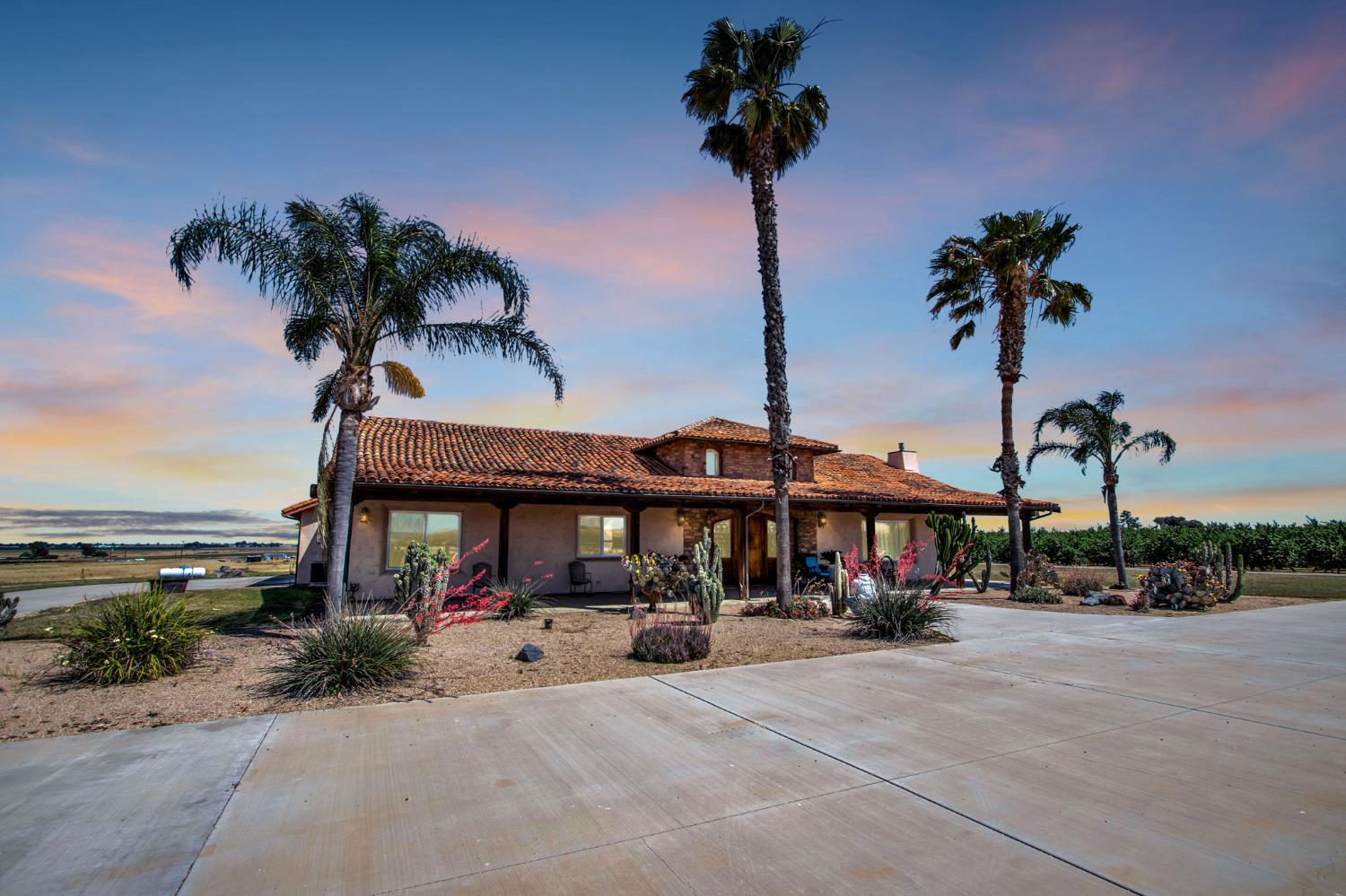 14963 Moraga Rd, Los Banos, CA 93635