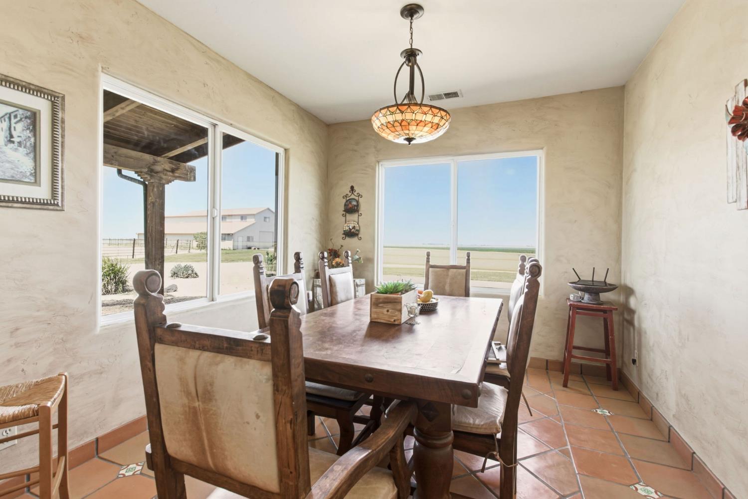 14963 Moraga Rd, Los Banos, CA 93635