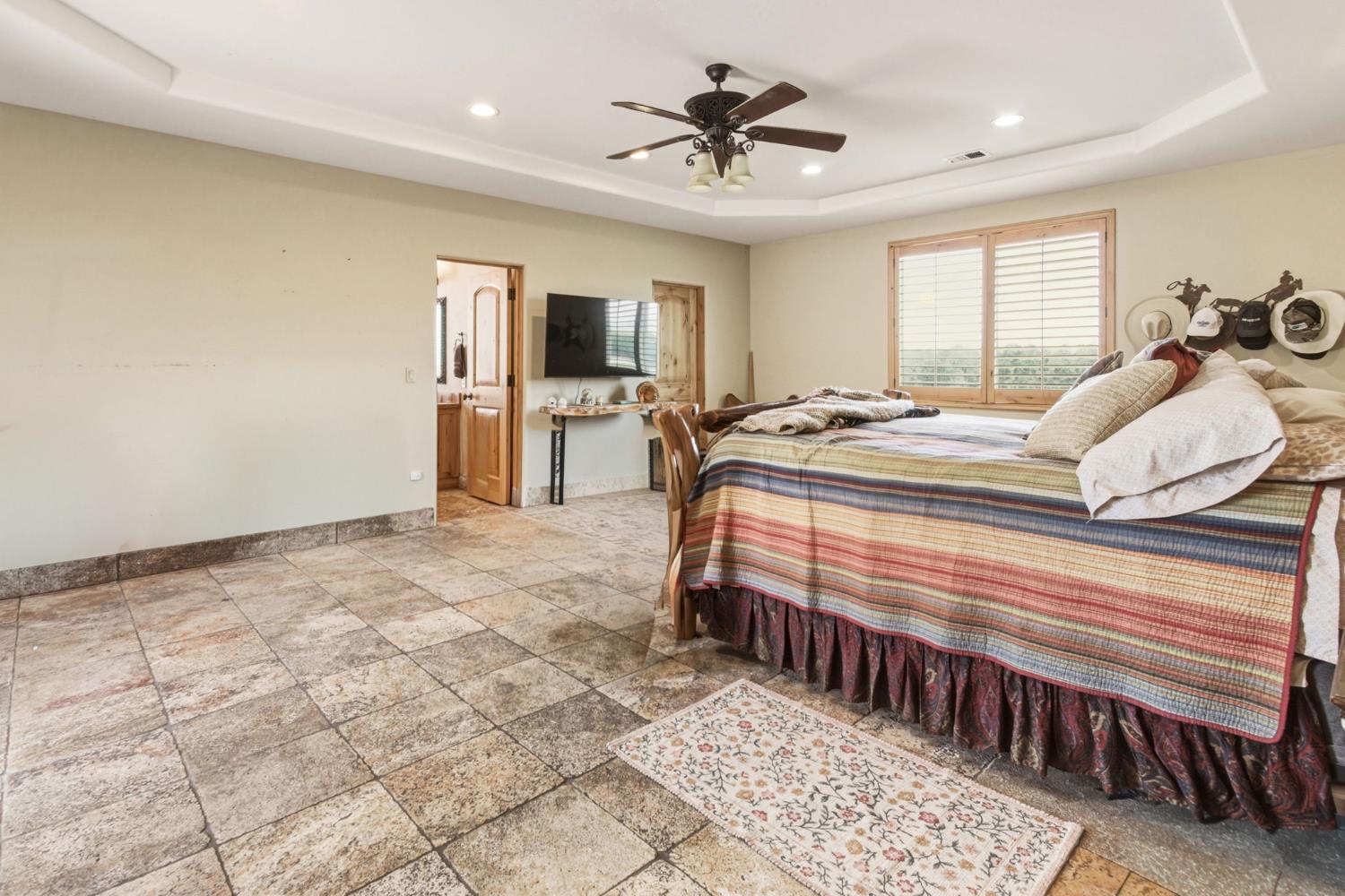 14963 Moraga Rd, Los Banos, CA 93635
