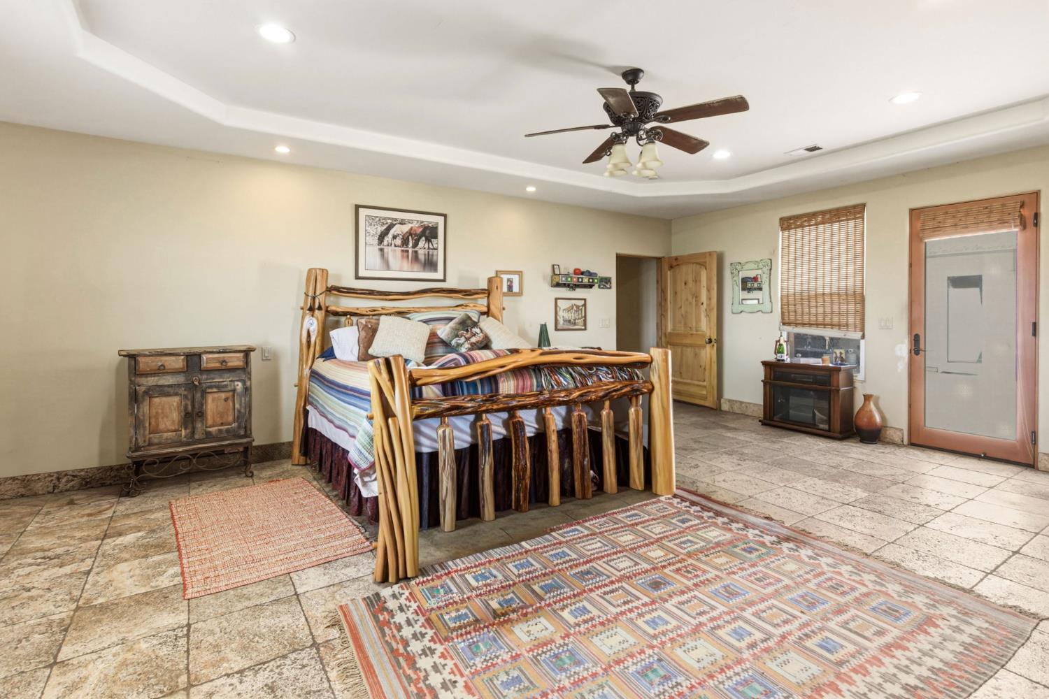 14963 Moraga Rd, Los Banos, CA 93635