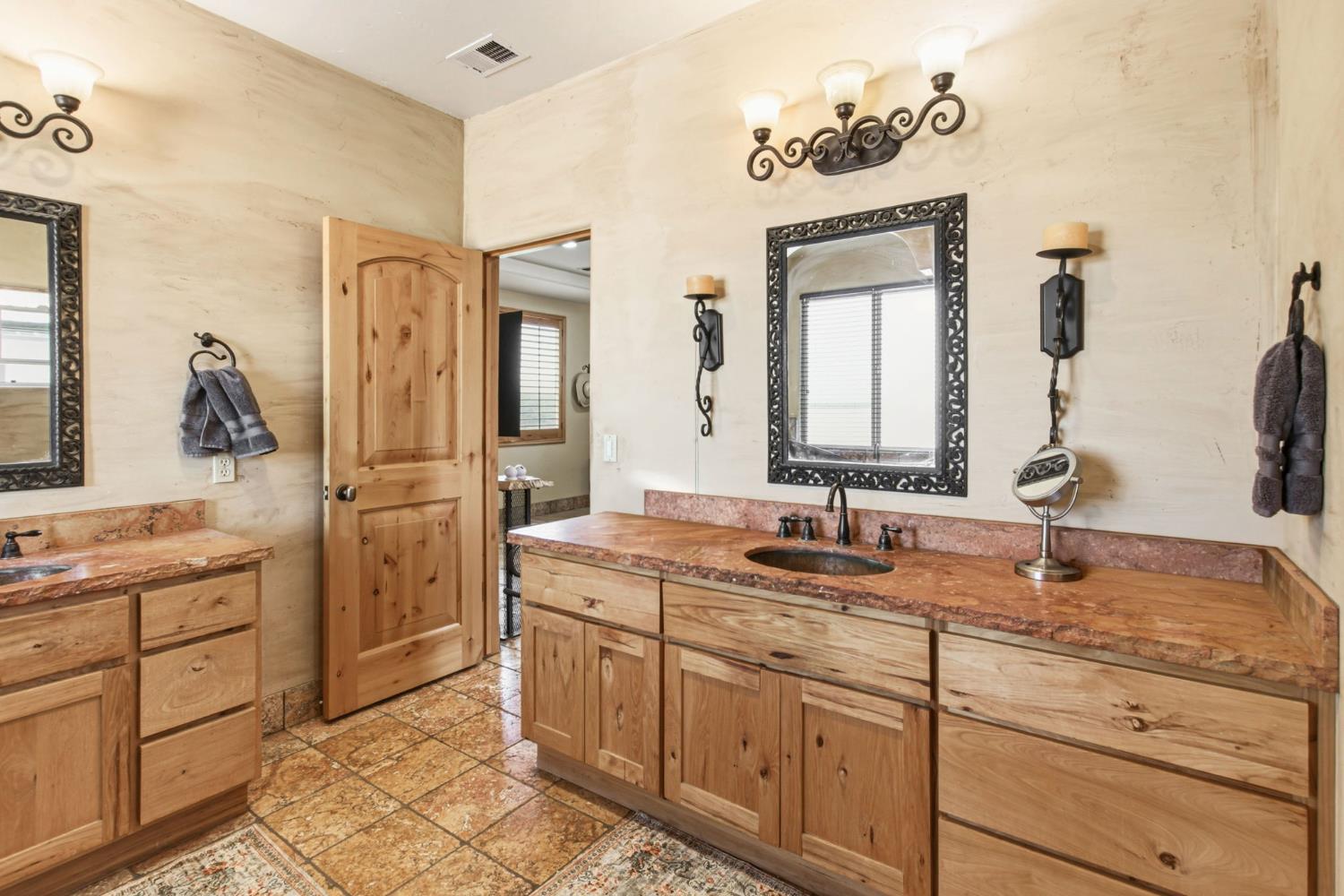 14963 Moraga Rd, Los Banos, CA 93635